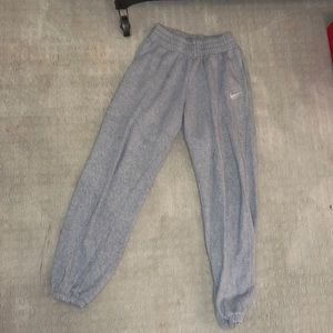 Gray Nike sweatpants size xs.